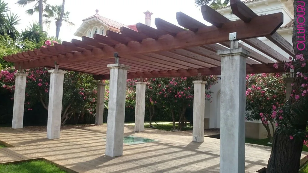 ??  Cenador de mandera ??  Wooden pergola