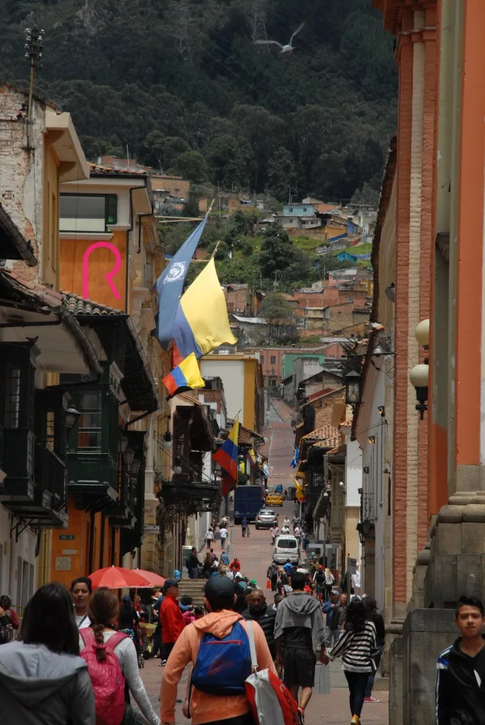 Bogotá, capital de la República de Colombia y del departamento de Cundinamarca, está llena de interesantes contrastes: tradición y modernidad, tranquilidad y acción